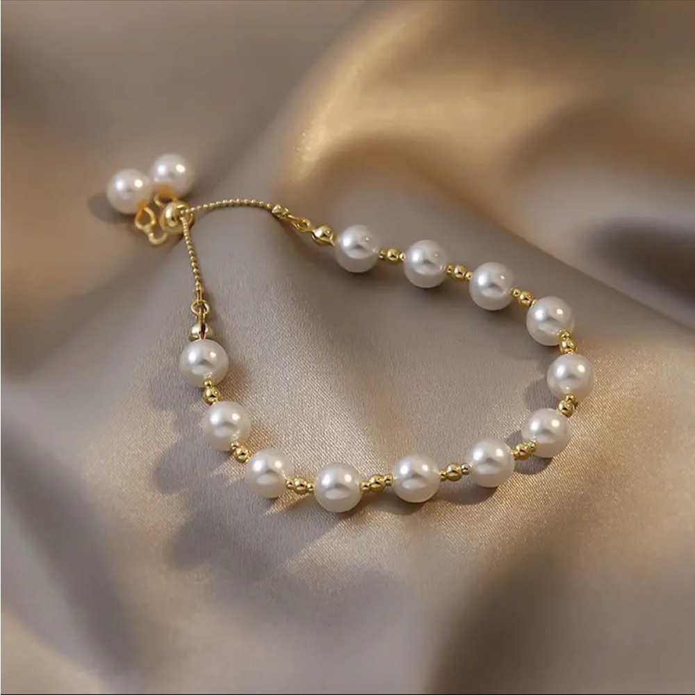 Gold Plated Bracelet - Picture 1 of 5
